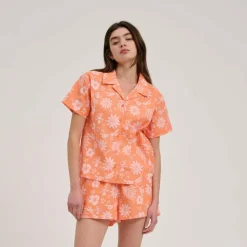 Best Santa Cruz - Women's Take A Trip Shirt - Bluse Apricot Trip Repeat